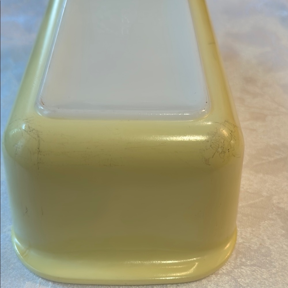Pyrex Yellow Loaf Pan - Picture 7 of 8